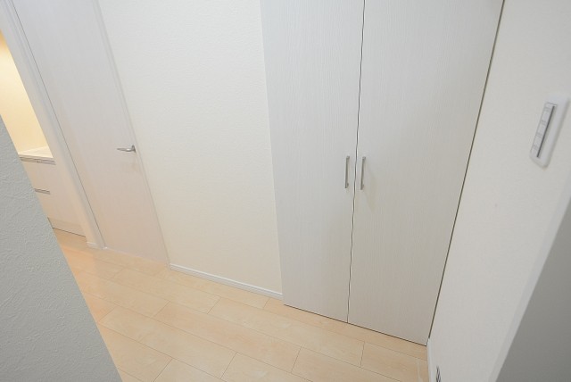 中銀桜新町マンシオン 玄関