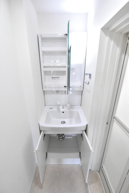 松濤マンション 洗面室