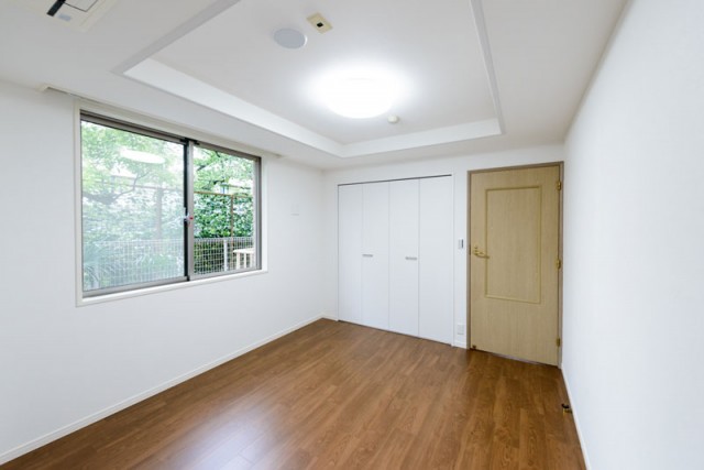 用賀パークハイム 　洋室２