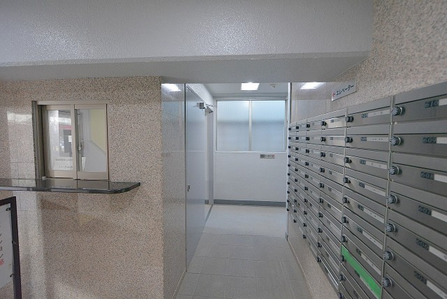 モナーク三軒茶屋 エントランス