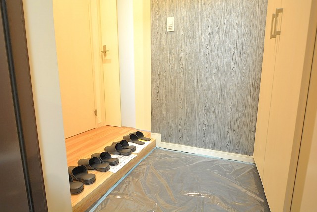 インペリアル常盤松 玄関