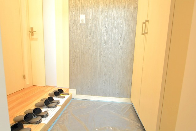 インペリアル常盤松 玄関