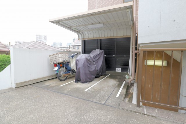 エタンセレ五反田 バイク置場