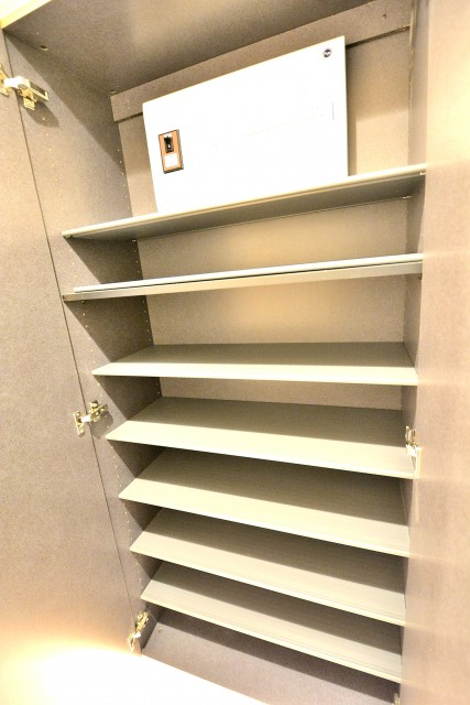 ヴィア・シテラ新宿　シューズボックス