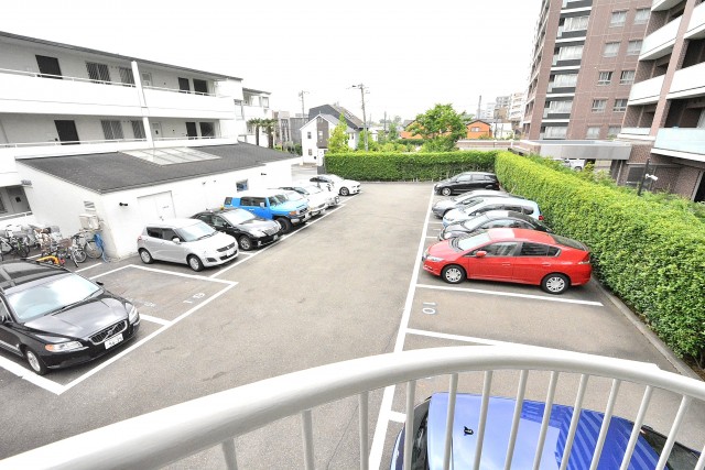 クレール桜新町　駐車場