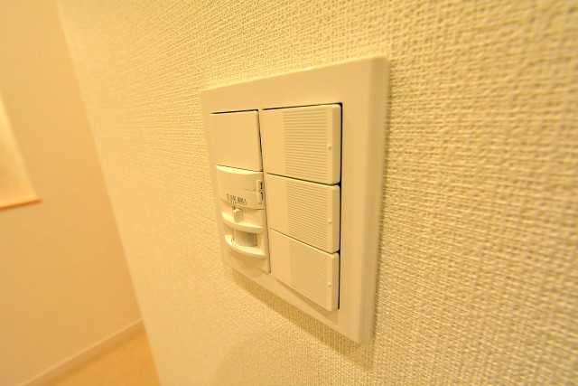 クレール桜新町　人感センサー