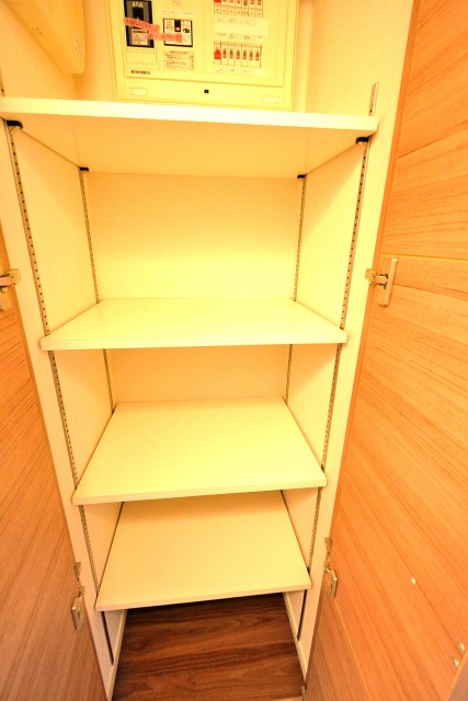 晴海テラス　廊下物入