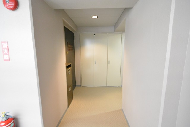 ルネ御苑プラザ313　廊下