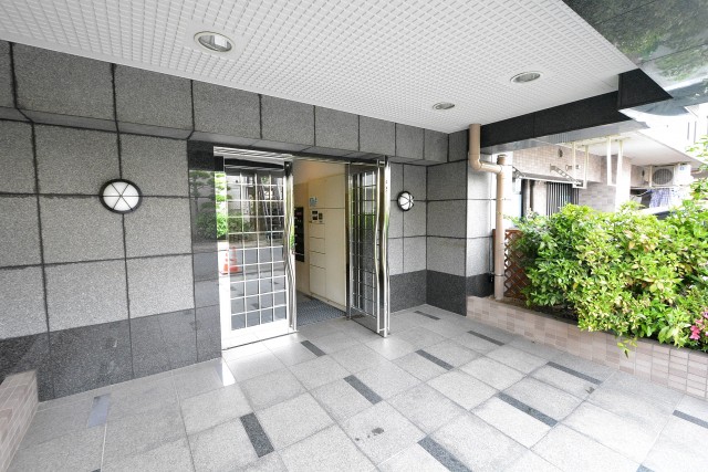 ラディエンス世田谷・若林　エントランス