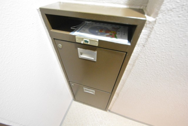 ルネ御苑プラザ313　ポスト