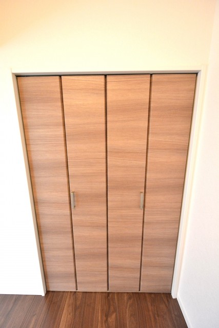 ラディエンス世田谷・若林　洋室1