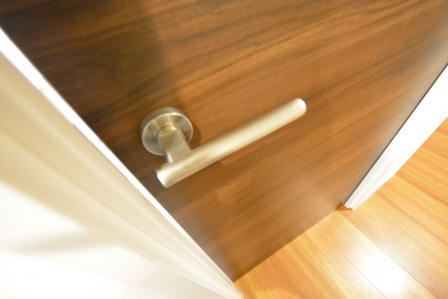 ルネ御苑プラザ313　扉