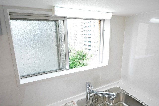 リレント新宿　キッチン窓