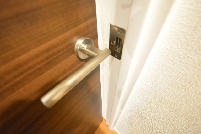 ルネ御苑プラザ313　扉