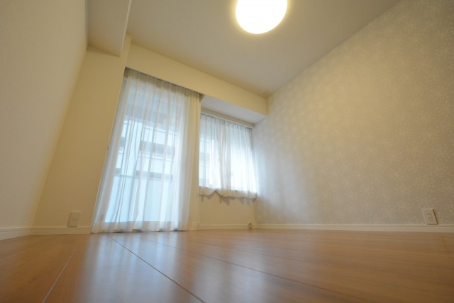 ルネ御苑プラザ313　洋室