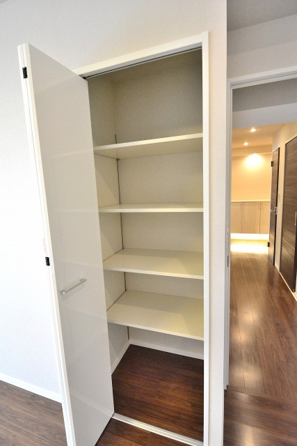 新宿内藤町ハウス　リビング収納