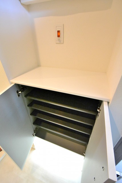 上町マンション　シューズボックス