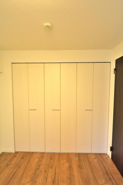 上町マンション　洋室1