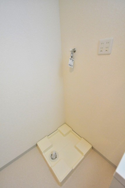 ハウス三軒茶屋　洗濯機置場