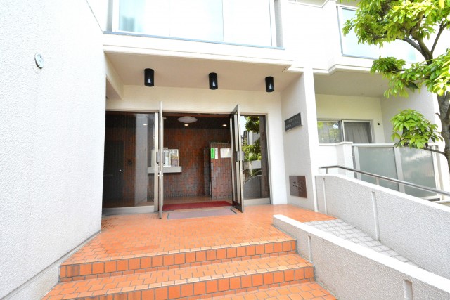 日商岩井桜新町マンション　エントランスホール