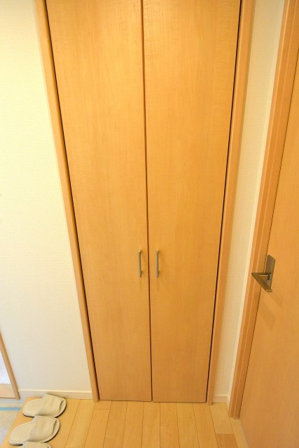 エンゼルハイム高井戸　廊下収納