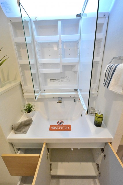 日商岩井桜新町マンション　洗面台