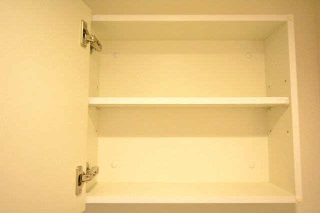 ライオンズマンション駒沢　トイレ吊戸棚