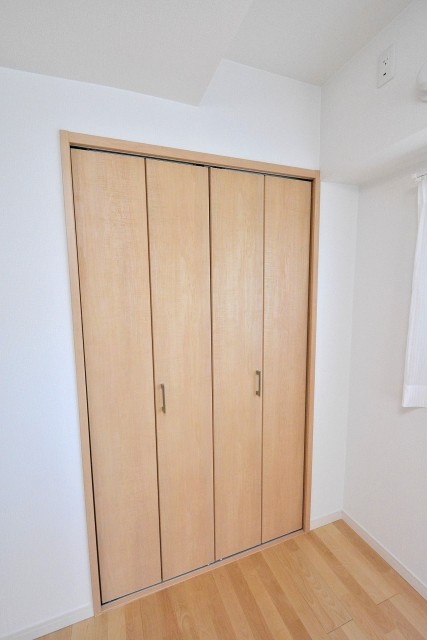 日商岩井桜新町マンション　洋室1