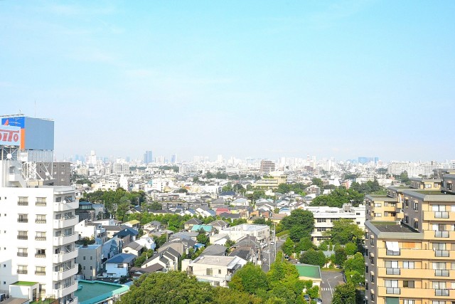 ライオンズマンシライオンズマンション駒沢　13.6帖LDK側のバルコニー眺望ョン駒沢　13.6帖LDKのバルコニー眺望