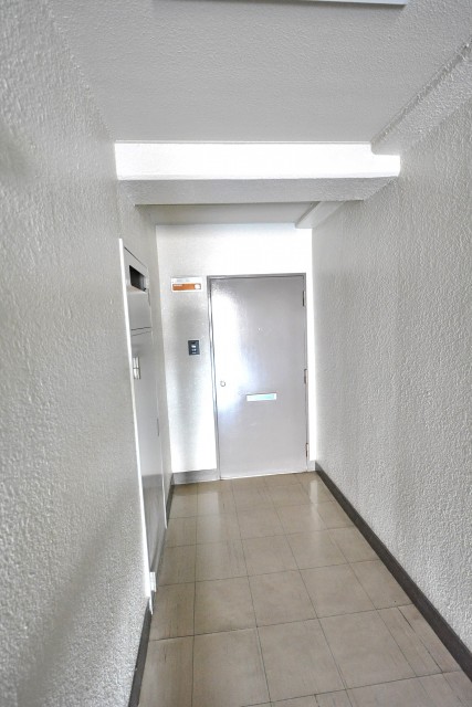 日商岩井桜新町マンション　廊下