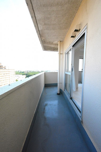 ライオンズマンション駒沢　5.1帖洋室側のバルコニー