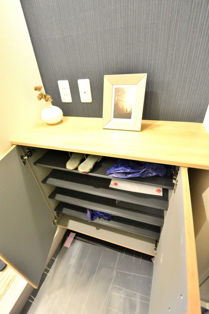 秀和高円寺レジデンス　シューズボックス