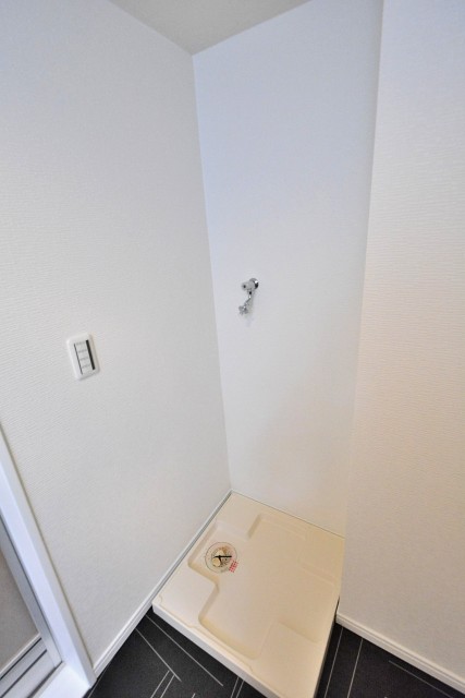 秀和高円寺レジデンス　洗濯機置場