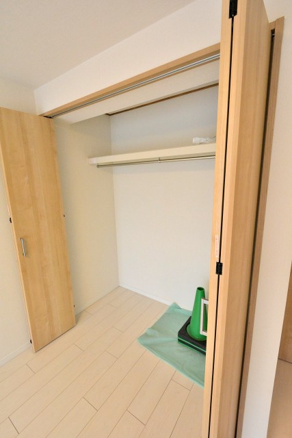 秀和高円寺レジデンス　洋室2