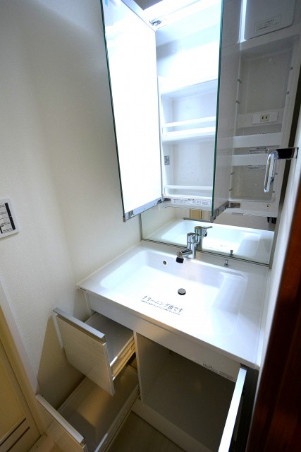 モナーク三軒茶屋　洗面台