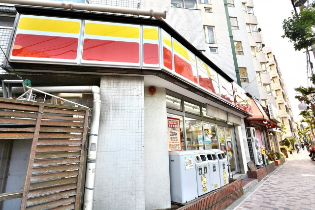 ライオンズマンション三軒茶屋　コンビニ