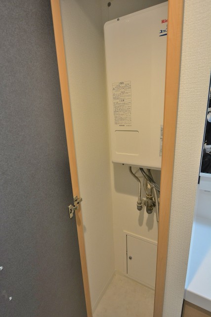 ライオンズマンション三軒茶屋　電気温水器