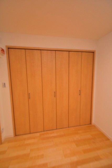 ライオンズマンション三軒茶屋　洋室2