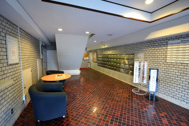 ライオンズマンション三軒茶屋　エントランスホール