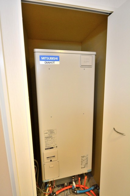 ハイベール三田　電気温水器