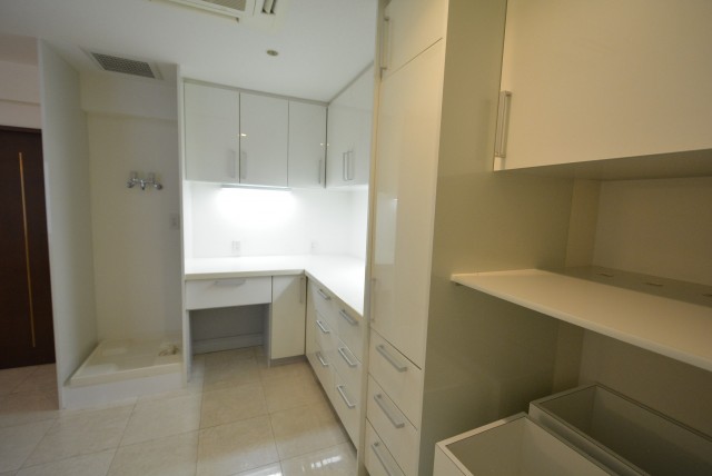 赤坂アーバンライフ103号室　キッチン