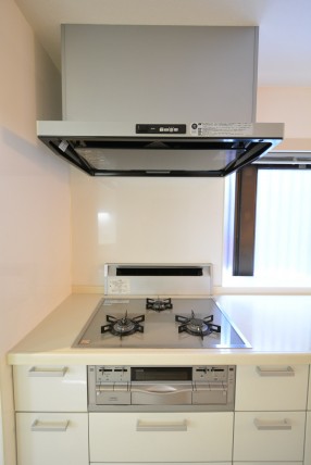 赤坂アーバンライフ103号室　キッチン