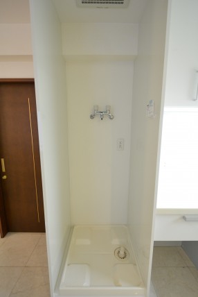 赤坂アーバンライフ103号室　洗濯機