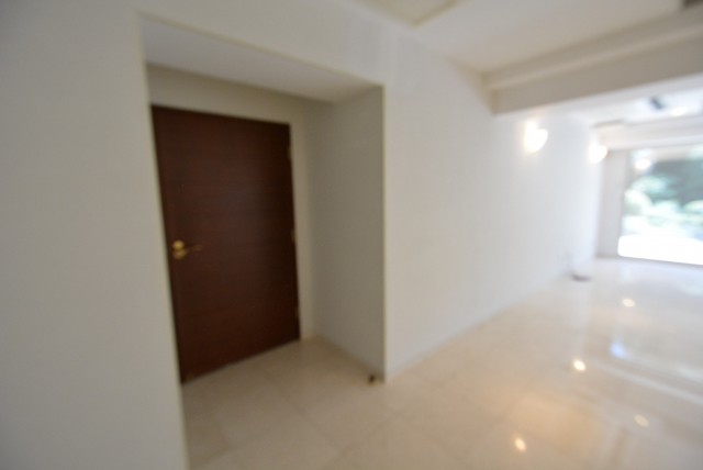 赤坂アーバンライフ103号室　扉