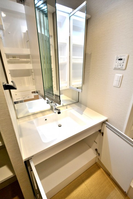広尾マンション　洗面台