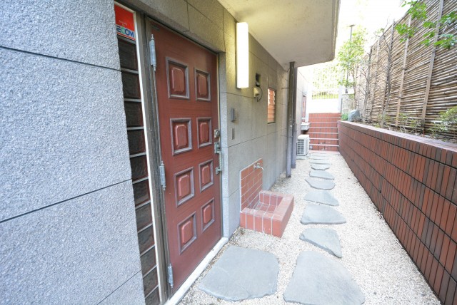 赤坂アーバンライフ103号室　玄関