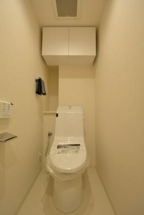 ラディエンス世田谷若林　604号室　トイレ