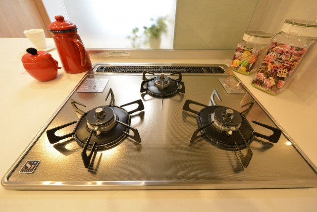 ラディエンス世田谷若林　604号室　コンロ