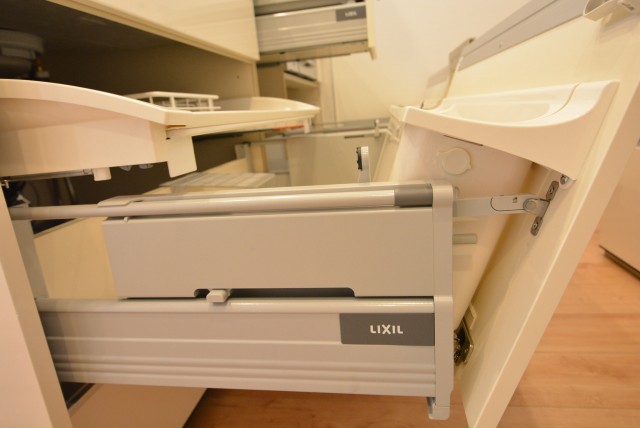 ラディエンス世田谷若林　604号室　収納