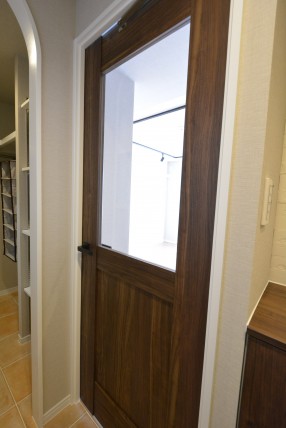 玉川コーポラス　207号室　扉